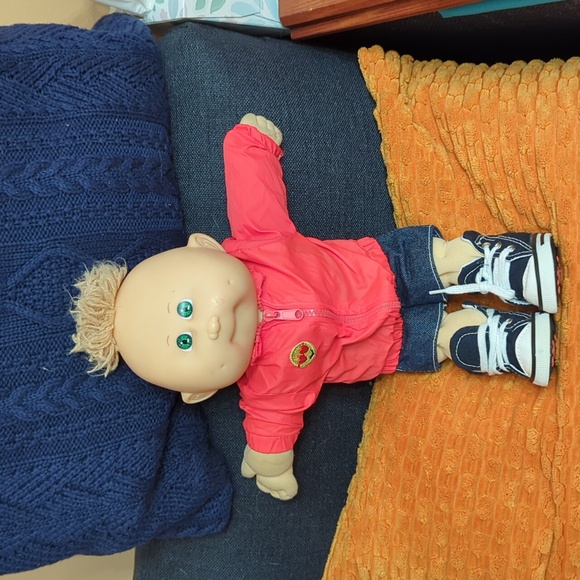 Cabbage Patch Kids Baby Boy in Windbreaker Jacket /Denim Shorts & Black Hightops - Picture 8 of 10